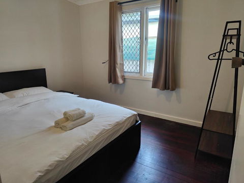 S&S Guest House - Whitsundays Accommodation 0