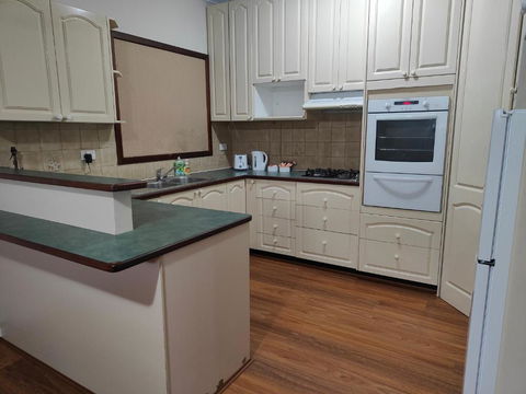 S&S Guest House - Whitsundays Accommodation 3