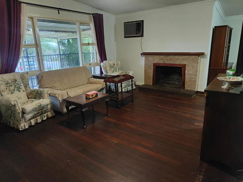 S&S Guest House - Whitsundays Accommodation 2