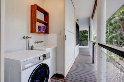 Sandalwood - Whitsundays Accommodation 1