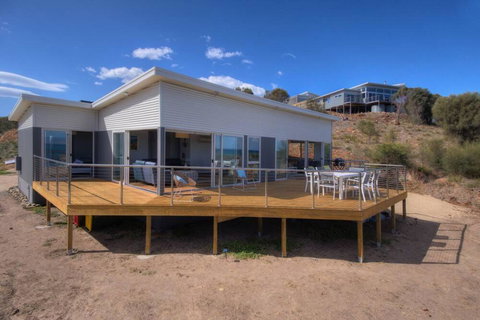 Sandbar Beach House - Whitsundays Accommodation 1