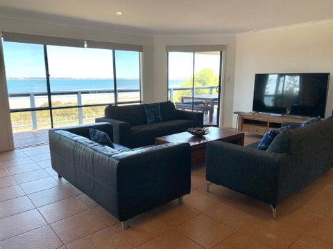 Sandcastle - A Esplanade Place, Stunning Views - Whitsundays Accommodation 1