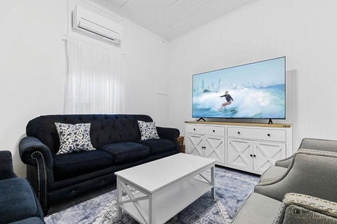 Sandown Beachside Cottage - Whitsundays Accommodation 1
