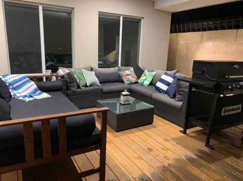 Sandpiper Island Tranquil Waterfront Views & Jetty - Whitsundays Accommodation 3