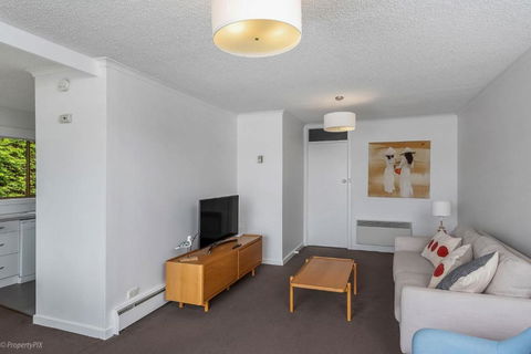 Sandy Bay Waterfront - Whitsundays Accommodation 3