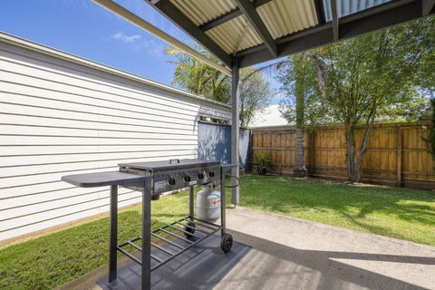 Sandy Beach House Cowes - Whitsundays Accommodation 3