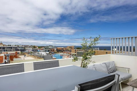 Sandy@Village - Newly Renovated + Bay Views - Whitsundays Accommodation 1