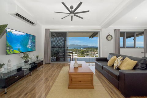 SEA-Renity On Castle Hill - Whitsundays Accommodation 2
