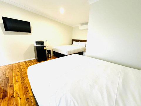 Seven Inn - Whitsundays Accommodation 3