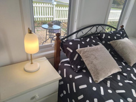 Self Contained Guest Suite - Whitsundays Accommodation 3