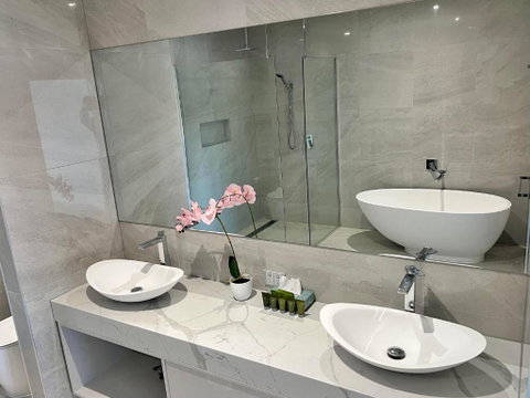 Sixty Six Boutique Apartments - Whitsundays Accommodation 2