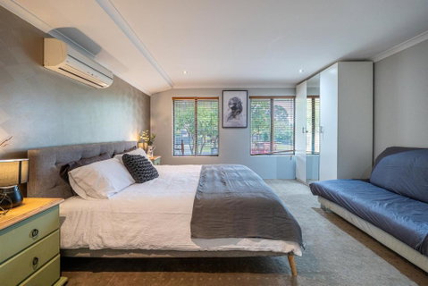 Spacious 5Bedroom 6beds House Near Airport - Whitsundays Accommodation 3