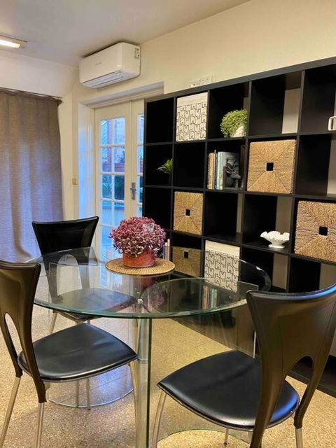 Spacious Self-Contained Guest Suite - Whitsundays Accommodation 3