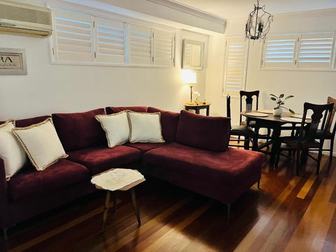 Swan Guest House - Room With Own Private Bathroom - Whitsundays Accommodation 2