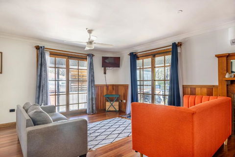 Swan Lake Escape - Whitsundays Accommodation 2