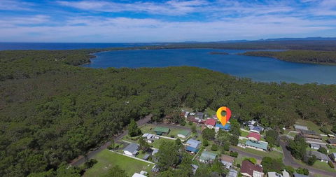 Swan Lake Escape - Whitsundays Accommodation 0