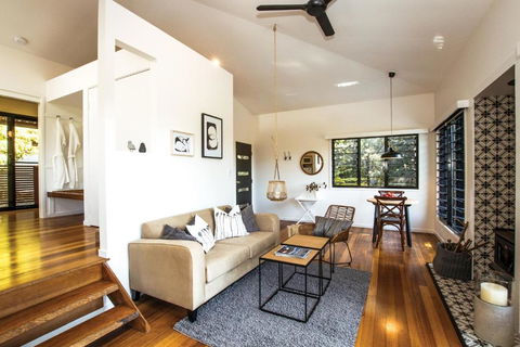 Tallaringa Views - Whitsundays Accommodation 0