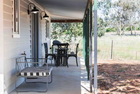 The Bungalow Cottage - Whitsundays Accommodation 2