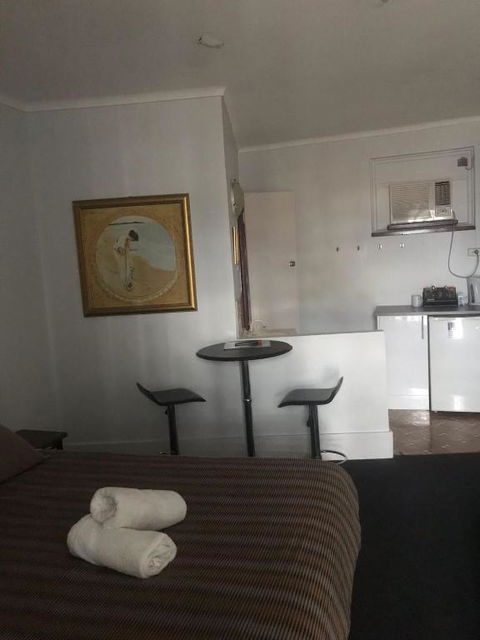 The Flinders Hotel Motel Port Augusta - Whitsundays Accommodation 3