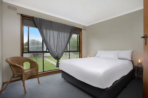 Beacon Point House - Whitsundays Accommodation 3