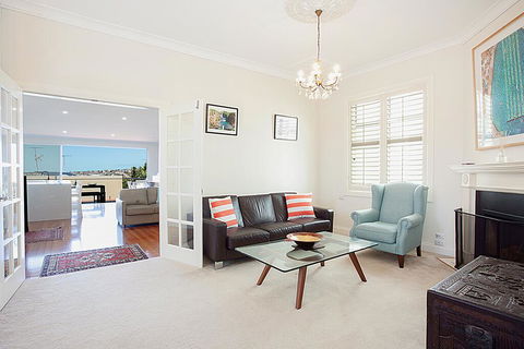 Beautiful Coastal Family-Sized Home - Whitsundays Accommodation 1