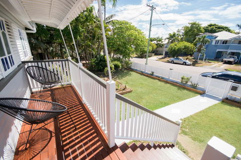 Beautiful Queenslander - Whitsundays Accommodation 2