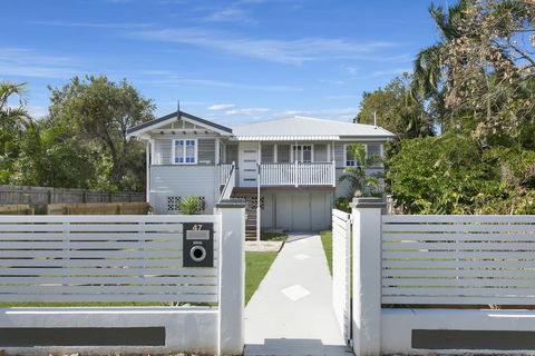 Beautiful Queenslander - Whitsundays Accommodation 1