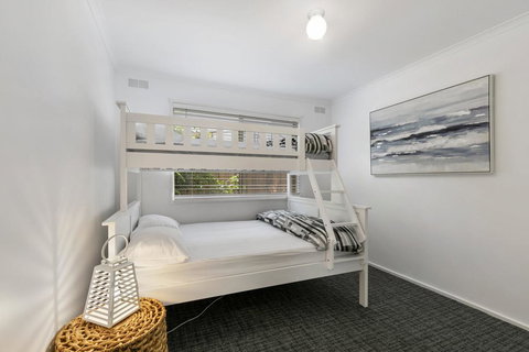 BEAUTY AND THE PEACE - INLET SIDE - Whitsundays Accommodation 1