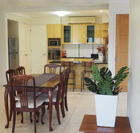 Bed and Breakfast with airport transfers and rental car - Whitsundays Accommodation