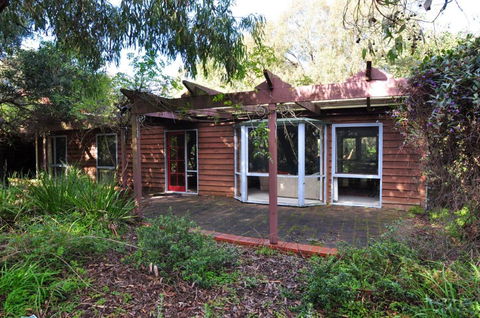 BEECHWOOD - SURF SIDE - Whitsundays Accommodation 0