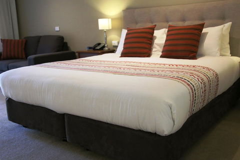 Bell Tower Inn - Whitsundays Accommodation 0