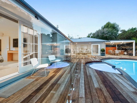 Bella Casa - Luxury Boutique Holiday Home With Heated Pool! - Whitsundays Accommodation 2