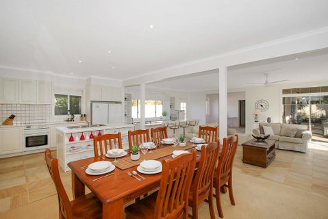 Bella House - Whitsundays Accommodation 0