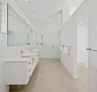 Bella Vista West 3 Luxury Ocean View High Ceilings Golf Buggy Sleeps 8 - Whitsundays Accommodation