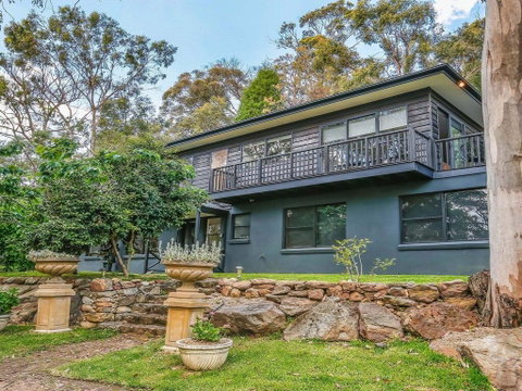 Bellara - Your Home Among The Gum Trees! - Whitsundays Accommodation 0