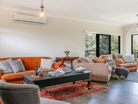 Bellara - Your Home Among The Gum Trees! - Whitsundays Accommodation 1