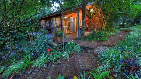 Belle's At Montville - Whitsundays Accommodation 0