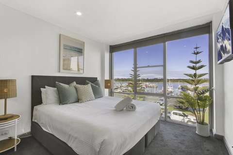 Bellevue On The Lakes - Whitsundays Accommodation 2
