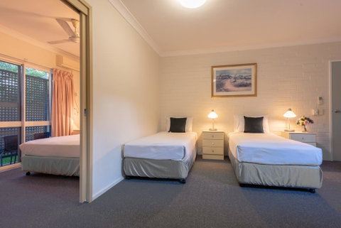 Benson Court Motel - Whitsundays Accommodation 2