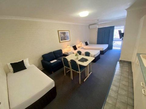 Benson Court Motel - Whitsundays Accommodation 1