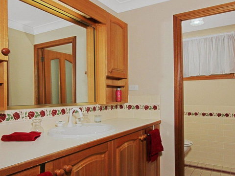 Benvenue - Resort Style With Pool - Whitsundays Accommodation 3