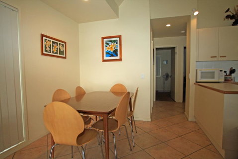 Berrara Lagoon Front Chalet - Whitsundays Accommodation 3