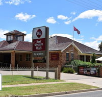 Best Western Plus All Settlers Motor Inn - Whitsundays Accommodation