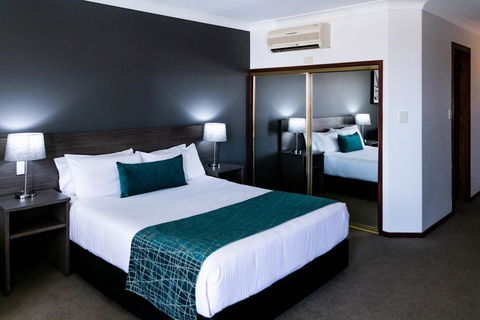 Best Western Plus Ambassador Orange - Whitsundays Accommodation 2