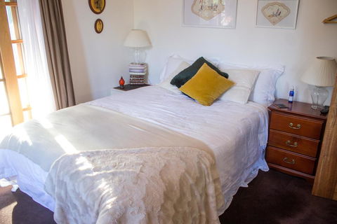 Billabong Cottage - Whitsundays Accommodation 1