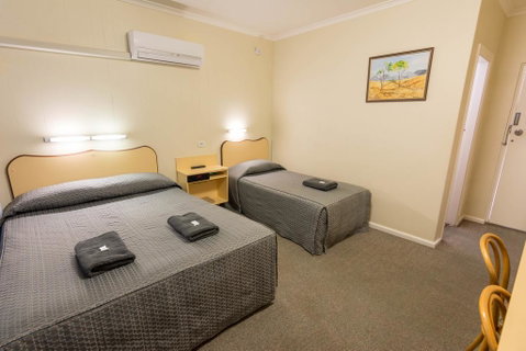 Billabong Motel - Whitsundays Accommodation 2