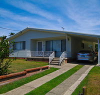 Billy's on Main 44 Main Street - Whitsundays Accommodation