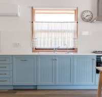 Bird In Hand Cottage Port Noarlunga - Whitsundays Accommodation