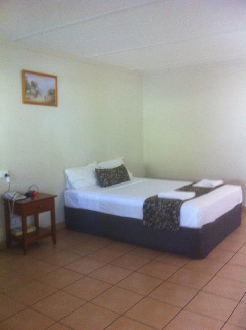 Black Nugget Hotel Motel - Whitsundays Accommodation 2