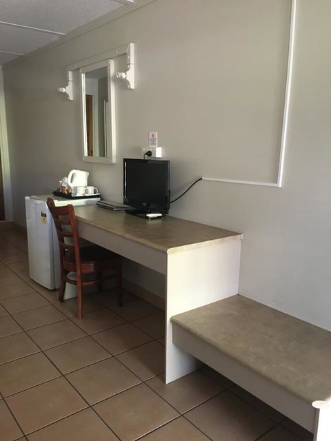 Black Nugget Hotel Motel - Whitsundays Accommodation 3